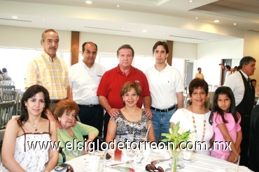 25052008
Héctor y Coco Hernández, Francisco y Lucía Ortega, Gerardo y Silvia Hernández, Andrea Ramírez, Paco Carlos y Lucía Ortega Hernández