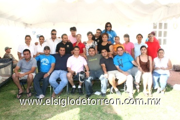 28052008
Los primos reunidos para celebrar su reencuentro