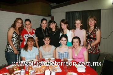 31052008
Lety, Marisol, Mariana, Libia, Rita, Ana Paula, Diana, Rosy, Maribel, Monsy y Mayela Saracho se reunieron para celebrar el Día del Maestro