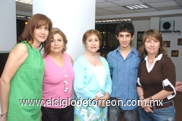 27052008
Lucero Galindo, Tere Triana, Luz Elena de Galindo, Arturo Berlanga e Isabel Berlanga.