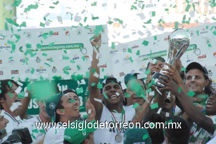 Con un gran gol de Daniel Ludueña, los albiverdes se impusieron en el marcador global 3 a 2 al Cruz Azul y así se coronaron como los monarcas del Torneo Clausura 2008.