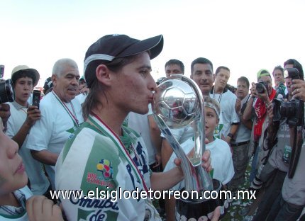 Iván Estrada fue ovacionado por la afición  que le gritaba  sin parar '¡Guti!, ¡Guti!, ¡Guti!', una
porra que se ha vuelto de las más
populares entre la afición.