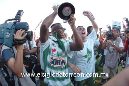 Fue el tercer campeonato de Santos Laguna en la Primera División, después de los conquistados anteriormente en el Invierno 1996 ante Necaxa con Alfredo
Tena al mando y en el Verano 2001 contra Pachuca con Fernando Quirarte en el timón.