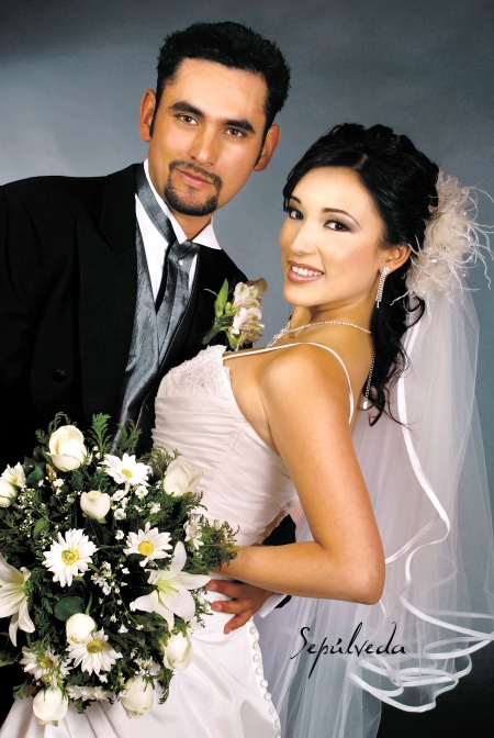 Ing. Miguel Ángel Hatchett García y I.I.S. Yadira Berenice Medina Cerda contrajeron matrimonio en la parroquia del Inmaculado Corazón de María, el sábado 19 de abril de 2008. 

Estudio Sepúlveda