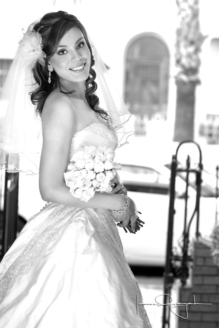 Srita. Paola Anaya Castro, el día de su boda con el Sr. Manuel Saldaña de León.

Estudio Laura Grageda