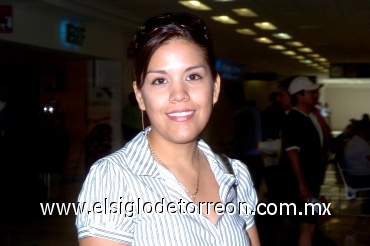 03062008
Rumbo a la Ciudad de México, viajó la joven Leticia de los Reyes.