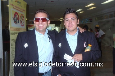 04062008
Rumbo a Oaxaca se dirigieron Alberto Íñiguez y Arturo Villagrana