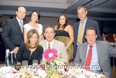 César De La Garza, Ana Sofía de De La Garza, Lizeth y David Murra, Susana y Héctor Villanueva y Antonio Burillo.