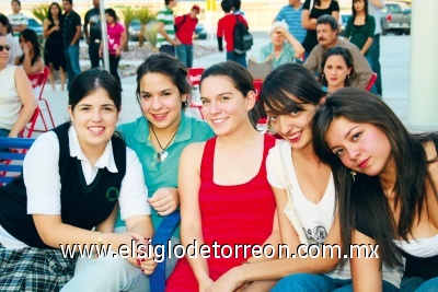Cristy Villarreal, Melissa Garza, Ale Miranda, Sofía González y Miriam López.