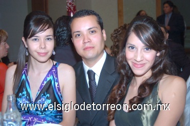 06062008
Mariana Alonzo, Damián Gallegos y Paola Hicks