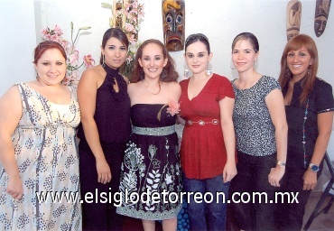 12062008
Martha junto a sus amigas Marcela, Sofía, Mafer, Adriana  y Sandra