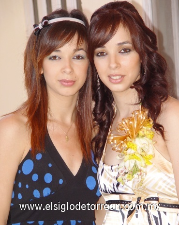 24062008
Ana Laura junto a su hermana Ana Claudia Velazco Castellanos.
