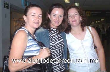 24062008
Gisela Álvarez llegó desde Guadalajara y la recibieron Silvia Porragas y Celia Campa.
