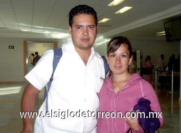 24062008
Janeth Vázqiez y Edick Reyes arribaron a Torreón procedentes de Cancún.