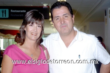 25062008
De Guadalajara, Jalisco llegó Antonio Gutiérrez y lo recibió Cristina de Gutiérrez