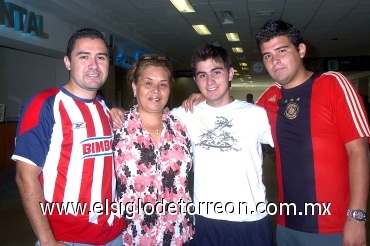 26062008
Antonio, Dolores, Juan y Óscar Cabrera partieron a Los Ángeles, California