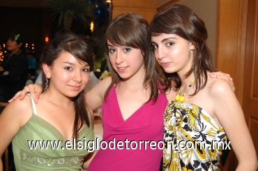 18062008
Cinthia Betancourt, Gaby Guardado y Amany Hamdan