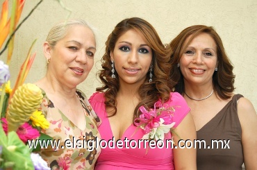 20062008
Celene junto a las organizadoras de su despedida María de los Ángeles Solano Muñoz y Laura Velázquez Garay