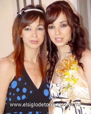 24062008
Ana Laura junto a su hermana Ana Claudia Velazco Castellanos.