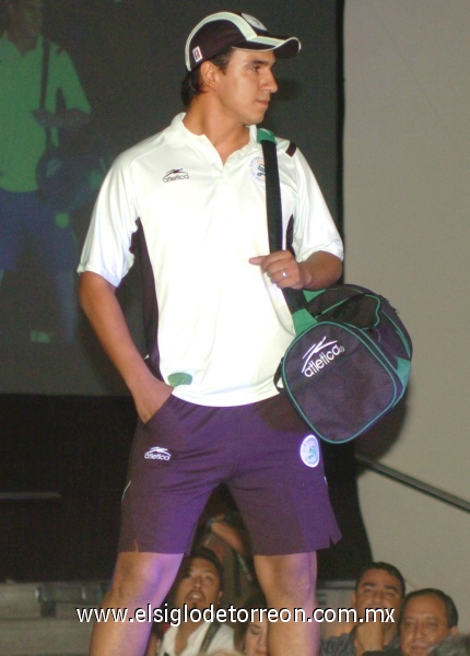 La ropa de concentración o de viaje, agradó a los asistentes.