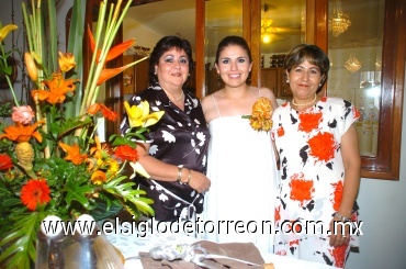 01072008
Mónica acompañada de su mamá Chacha Guajardo de Luna y futura suegra María Estela Silveyra de Lavín