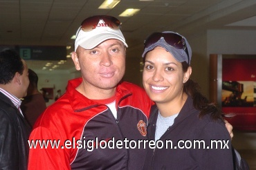 01072008
Ernesto Cedillo y Karla Cordero viajaron a Cancún