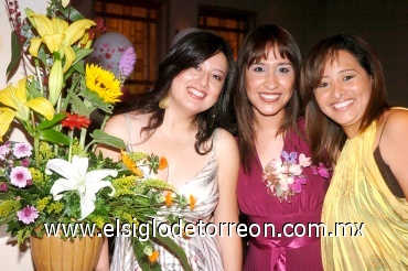 01072008
Ivanne Rivera Sánchez, Perla de Coral Macías Montelongo y Perla Mariela