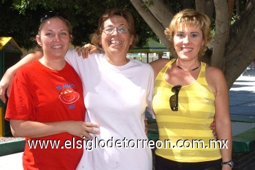 02072008
Claudia Gutiérrez acompañada de Patty y Bere Gutiérrez