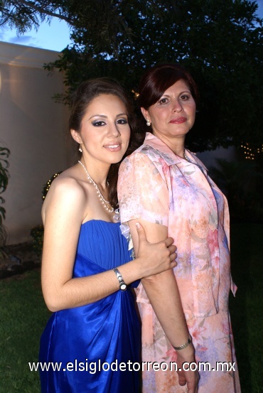 03072008
Sindy acompañada por su mamá Carmen Pacheco Pacheco