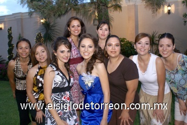 03072008
Sindy con sus amigas en su despedida de soltera