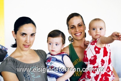 Bárbara y Nicolás Calvillo, Irene y María Fernández.