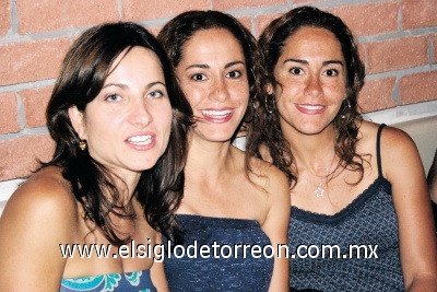 Sandra González, Bibi y Lily Rocha.