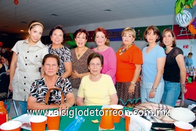 Alejandra Castañeda, Bertha Castañeda, Tere Castañeda, María del Carmen Ortega, Pepis Múzquiz, Ángeles de Lara, Mónica de Lara, Bertha de Castañeda y Josefina de Gamboa.