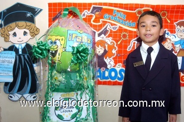 05072008
Luis David Salvador Morales Salas en su graduación de preescolar.