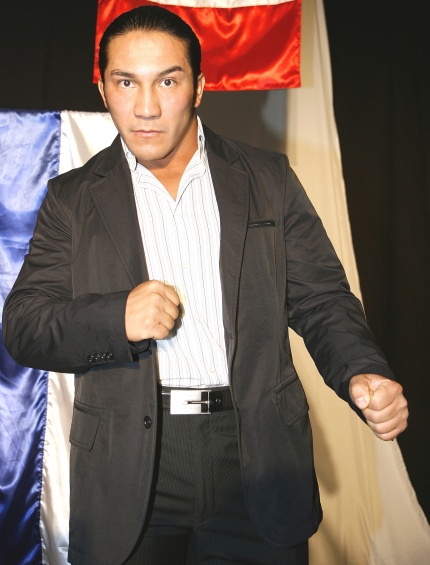Wagner Jr aceptó que el hijo del 'Can de Nochistlán' ya lo había invitado algunas ocasiones 'y lo he pensado, es una gran oportunidad y si el sale vencedor porqué no darle la oportunidad, pero si yo gano que apueste su cabellera, sería un gran duelo'.