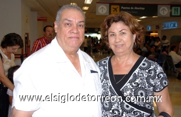20072008
Adalberto Macías y Martha Cruz de Macías viajaron a Los Ángeles, California