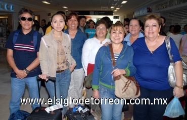 21072008
A la Ciudad de México viajaron José Luis, Irma, Inés, Irais, María, Carmen y Sami
