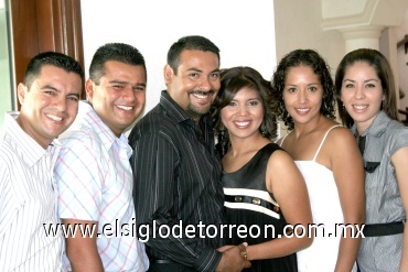 19072008
Héctor Becerra, José Becerra, Héctor Méndez, Sandra Becerra, Alma de Becerra y Mary Carmen de Becerra