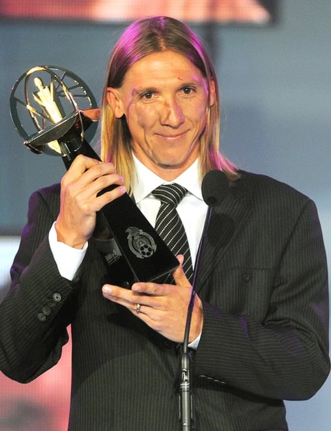 El mejor medio defensivo del Apertura 2007 fue el jugador de los Pumas, Leandro Augusto.