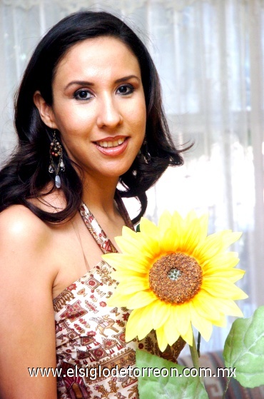 27072008
Amparo Arredondo Rodríguez, contraerá matrimonio en breve tiempo