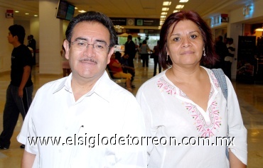 27072008
Rafael Salinas y María de Jesús Puente viajaron a la Ciudad de México