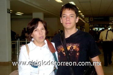 29072008
Sofía Castillo y Jorge Morales viajaron a la Ciudad de México