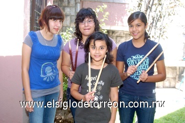 02082008
Ilse Garza, Ema Hernández, Mónica Martínez y Andrea Herrera