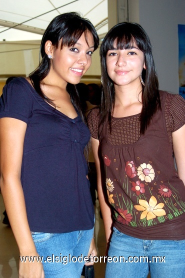 02082008
Karen Reynaga y Ana Cristina Sandoval