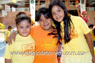 02082008
Vanesa y Nayeli Ceballos, y Brenda Luna