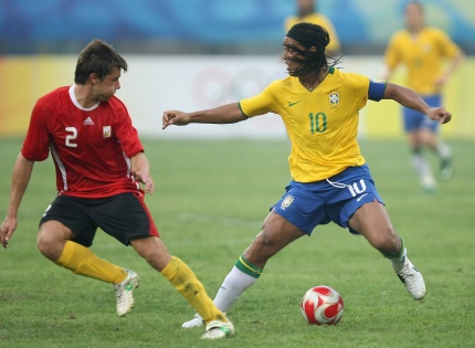 Con su constelación de estrellas en la cancha, la selección de Brasil derrotó por la mínima diferencia a Bélgica, en su debut en el torneo de futbol varonil de los Juegos Olímpicos Beijing 2008.