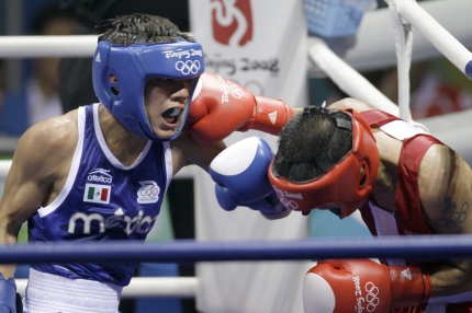 El boxeador mexicano Óscar Valdez fue eliminado en los Juegos Olímpicos de Beijing tras ser derrotado por el mongol Badar-Uugan Enkhbat por 15-4.