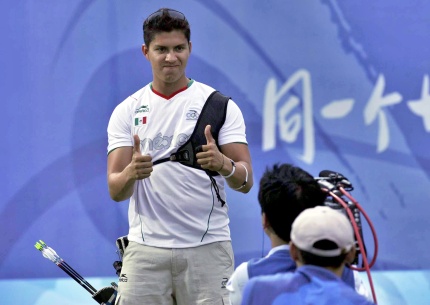 El mexicano Juan René Serrano se clasificó a los octavos de final del tiro con arco, en los Juegos Olímpicos de Beijing 2008.