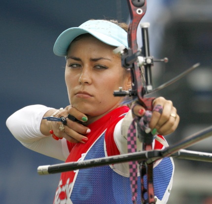 La arquera mexicana Aida Román no pudo contener el llanto al saberse eliminada de la prueba de tiro con arco de los Juegos Olímpicos Beijing 2008 luego que la norcoreana Un Sil Kwon la dejara fuera de toda posibilidad de cambiar el destino en la última fecha de la competencia.