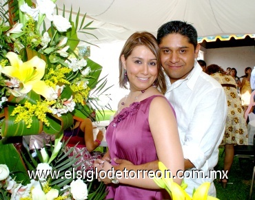 04082008
María Magdalena Beltrán Molina y Sixto Raúl Herrera Cabral fueron festejados con una despedida de solteros en pareja